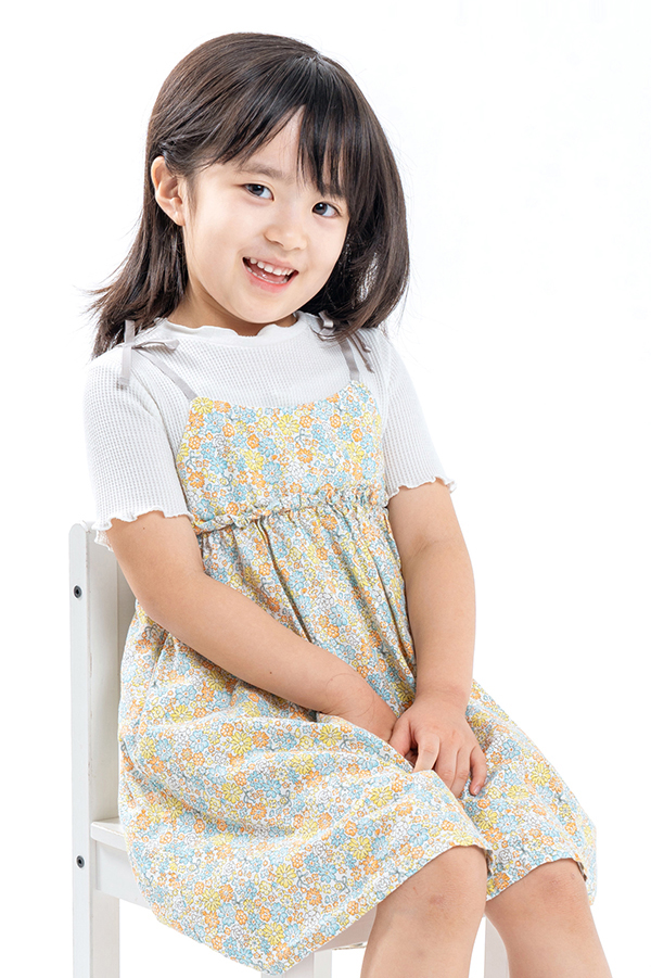 Reika   女の子 モデル画像01