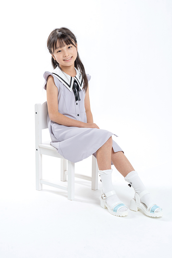 aki  小学生 女の子 画像09