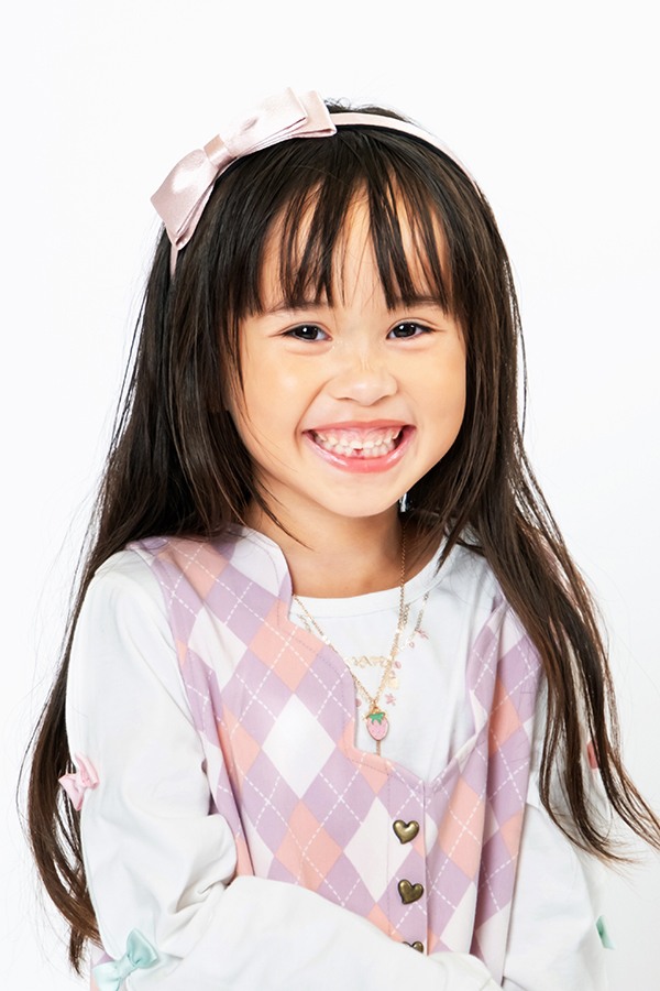 Elsa   女の子 モデル画像01