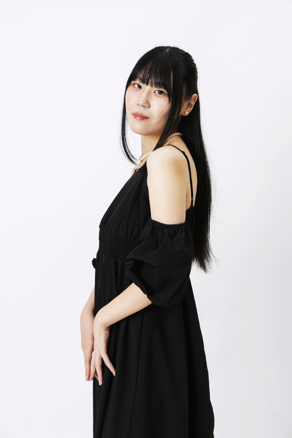 Emma 中部 Over13 女性 モデル画像06