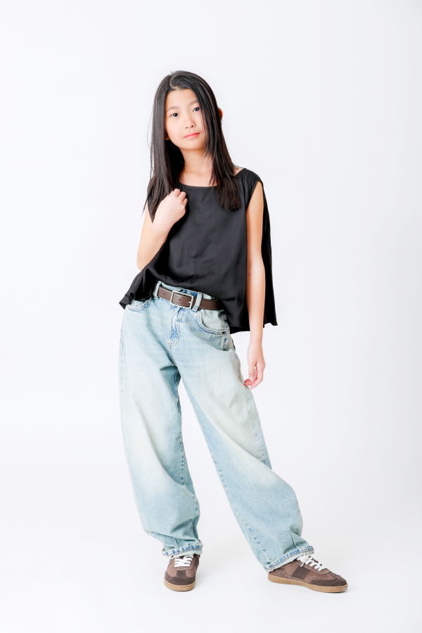 山嵜 葵 関西  女の子 モデル画像02