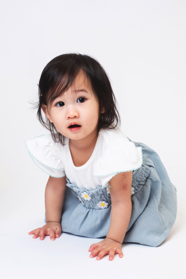 花木 綾 中部 0～1歳 女の子 モデル画像05