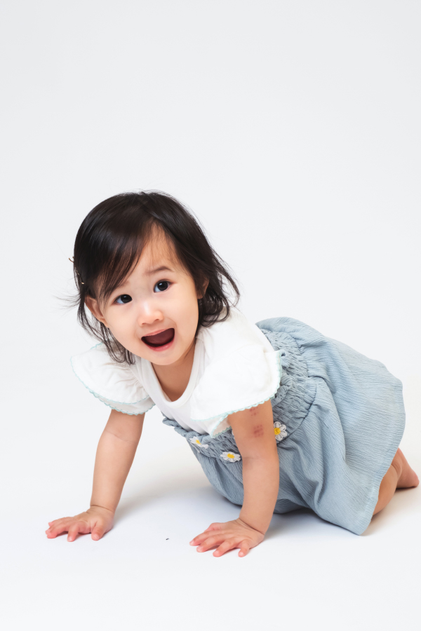 花木 綾 中部 0～1歳 女の子 モデル画像06