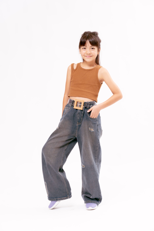 Leona 中部 小学生 女の子 モデル画像03