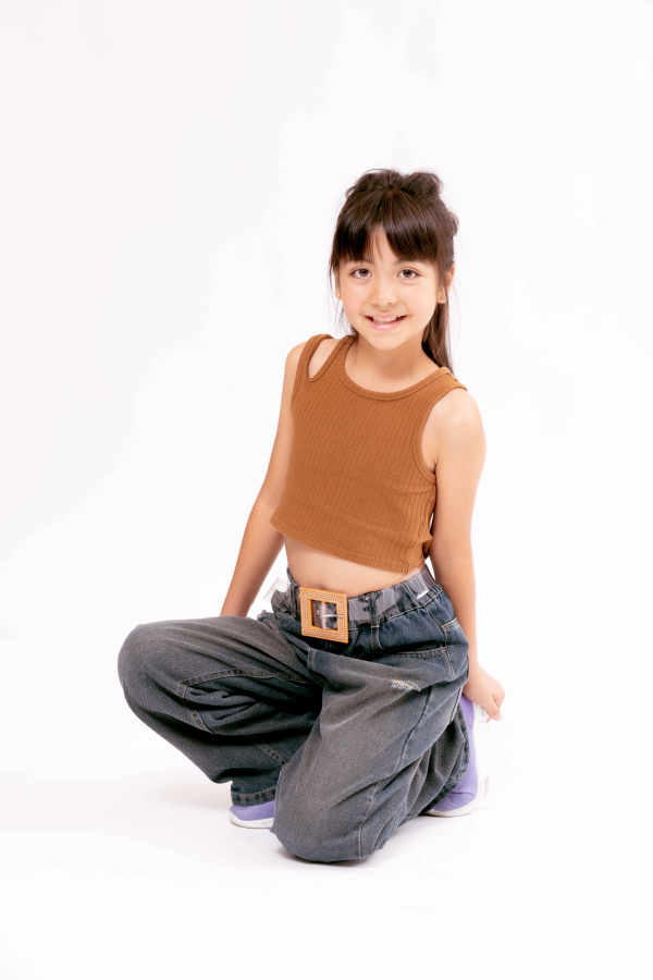 Leona 中部 小学生 女の子 モデル画像09