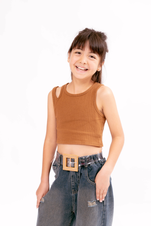 Leona 中部 小学生 女の子 モデル画像10